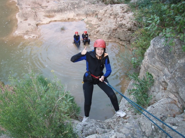  Abseilen in der Schlucht 